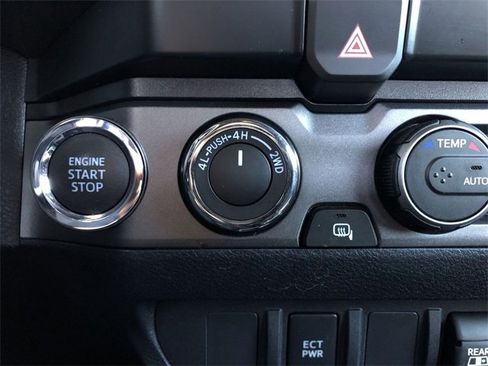 Used 2021 Toyota Tacoma TRD Sport image 37