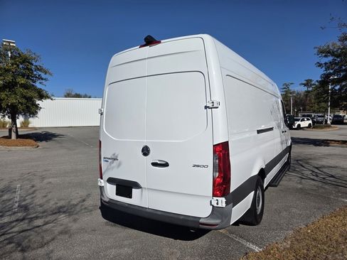 Used 2023 Mercedes-Benz Sprinter 2500 image 34