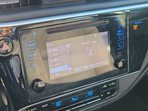 Used 2019 Toyota Corolla LE image 24