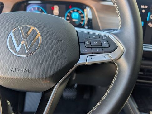 Used 2025 Volkswagen Atlas SE FWD image 14