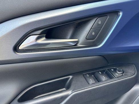 Used 2025 Chevrolet Equinox EV LT w/ Convenience Package FWD image 12