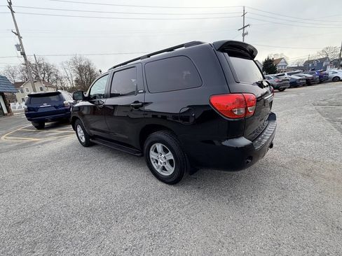 Used 2013 Toyota Sequoia SR5 w/ Premium Pkg image 17