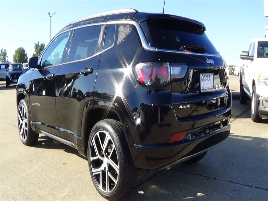 Certified 2024 Jeep Compass Limited w/ Elite Group AWD/4WD image 8