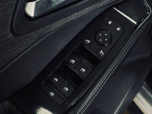 Used 2022 Nissan Rogue SV image 12