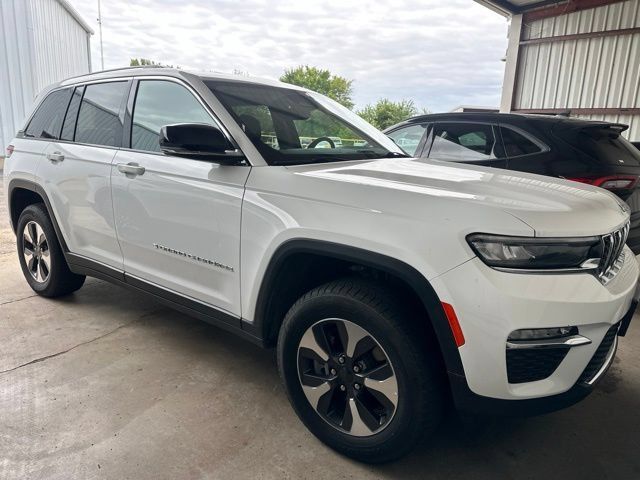 Used 2024 Jeep Grand Cherokee Limited 4xe AWD/4WD image 2