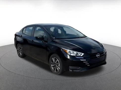 Used 2025 Nissan Versa SV FWD image 2