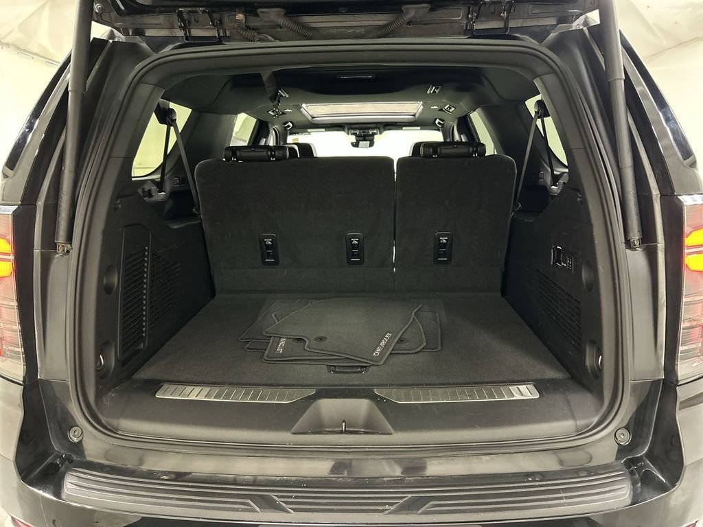 Certified 2025 Chevrolet Suburban High Country AWD/4WD image 23
