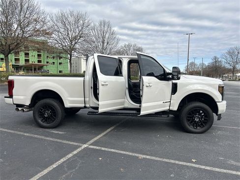 Used 2019 Ford F250 Lariat image 11