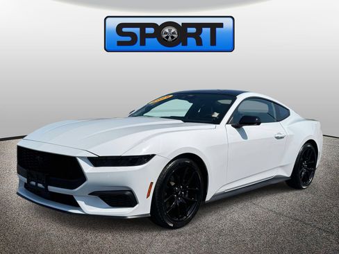 Used 2025 Ford Mustang Coupe RWD image 1