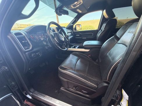 Used 2019 RAM 2500 Laramie w/ Black Appearance Package AWD/4WD image 11