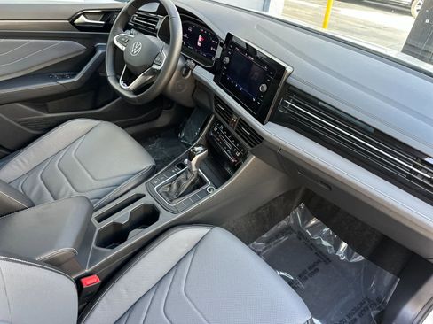 Used 2025 Volkswagen Jetta SEL image 15
