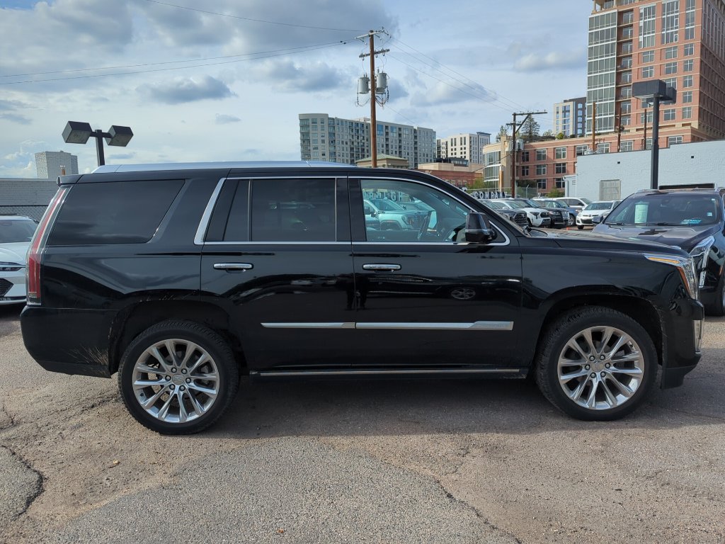 Used 2020 Cadillac Escalade Premium Luxury AWD/4WD image 8