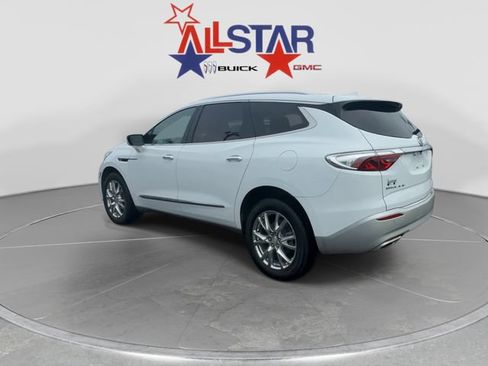 Used 2024 Buick Enclave Essence w/ Experience Buick Package FWD image 5