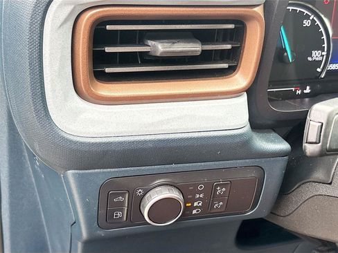 Used 2022 Ford Maverick Lariat w/ Lariat Luxury Package FWD image 32
