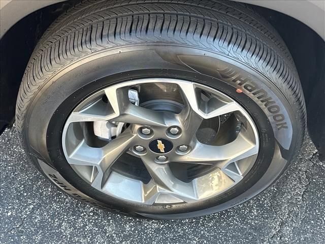 Used 2025 Chevrolet Trax LT w/ Driver Confidence Package FWD image 35
