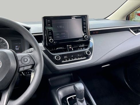 Used 2022 Toyota Corolla LE FWD image 6