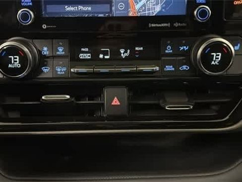 Used 2022 Toyota Highlander XLE image 21