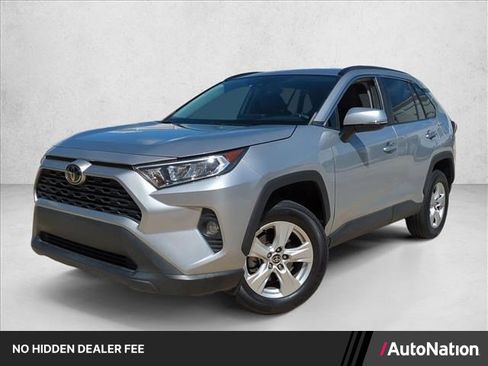 Used 2021 Toyota RAV4 XLE FWD image 1