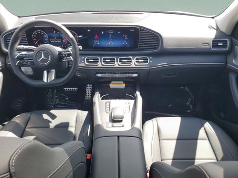 New 2026 Mercedes-Benz GLS 450 4MATIC image 16