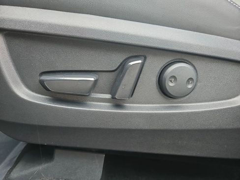 Used 2019 INFINITI QX50 Luxe AWD/4WD image 18