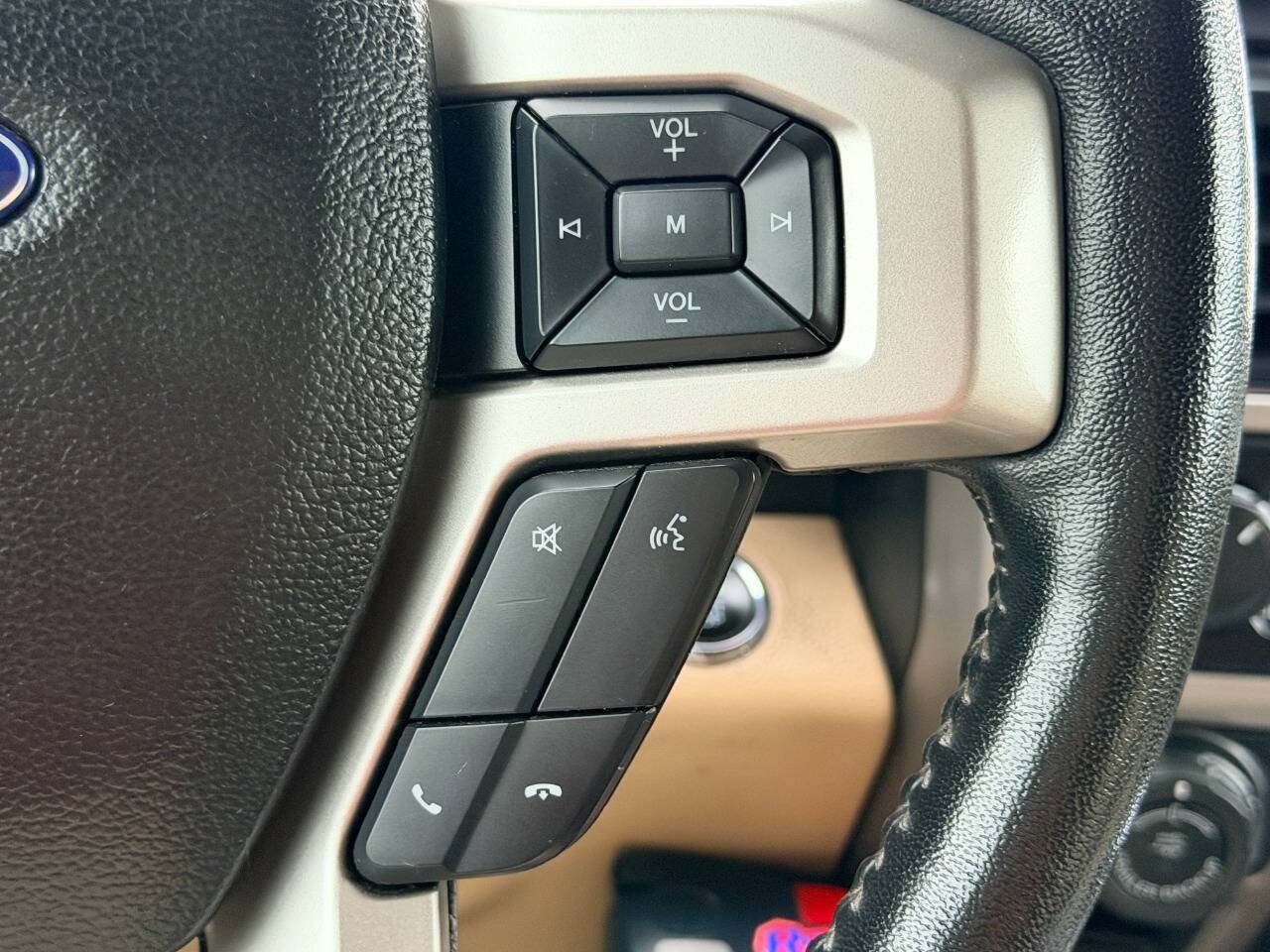 Used 2017 Ford F150 Lariat w/ Equipment Group 502A Luxury AWD/4WD image 31