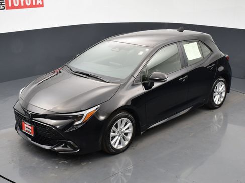 Used 2024 Toyota Corolla SE w/ SE Package image 25