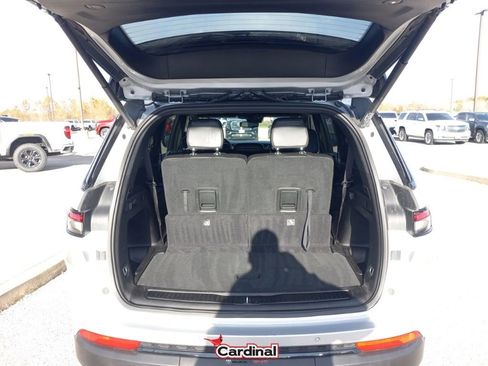 Used 2024 Jeep Grand Cherokee L Laredo image 10