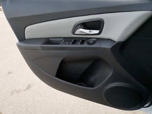 Used 2015 Chevrolet Cruze LT image 29