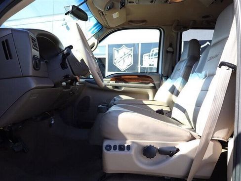 Used 2002 Ford Excursion Limited image 12