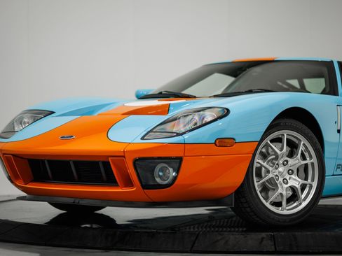 Used 2006 Ford GT image 7