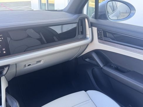 Used 2024 Porsche Cayenne S image 21