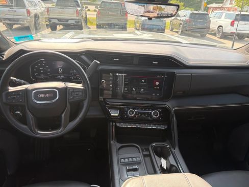 Used 2025 GMC Sierra 2500 AT4X AWD/4WD image 13