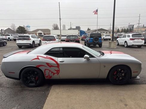 Used 2021 Dodge Challenger SRT Hellcat w/ Plus Package RWD image 8