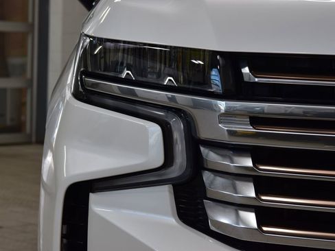 Used 2024 Chevrolet Suburban High Country image 12