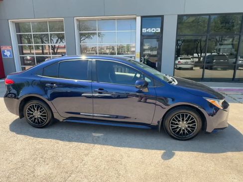 Used 2025 Toyota Corolla LE image 10