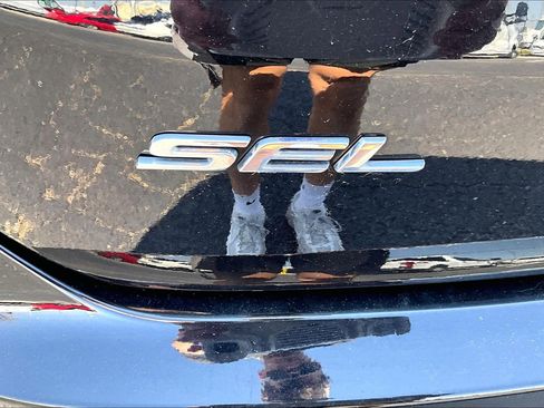 Used 2024 Ford Edge SEL w/ Convenience Package image 6