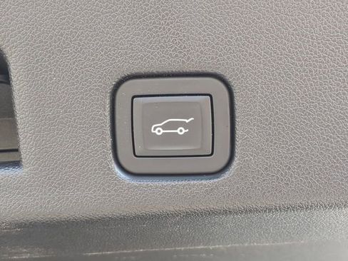 Used 2024 GMC Acadia Elevation image 15