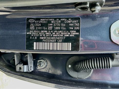 Used 2024 Hyundai Venue Limited FWD image 32