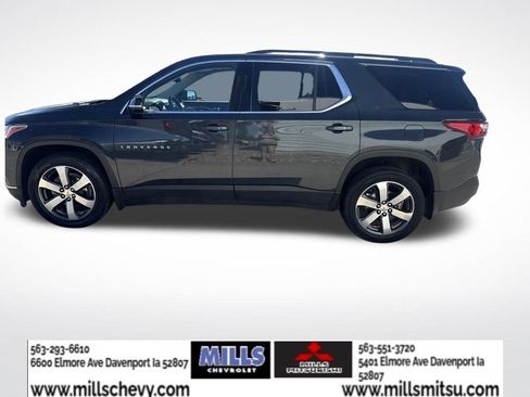 Used 2020 Chevrolet Traverse LT w/ LT Premium Package AWD/4WD image 2