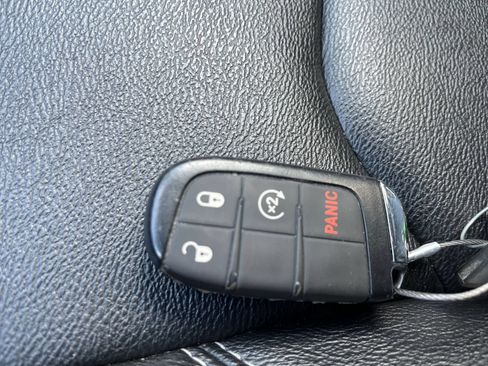 Used 2025 Jeep Compass Limited AWD/4WD image 25