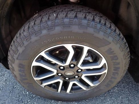 Used 2025 Ford Ranger Lariat w/ FX4 Off-Road Package AWD/4WD image 14