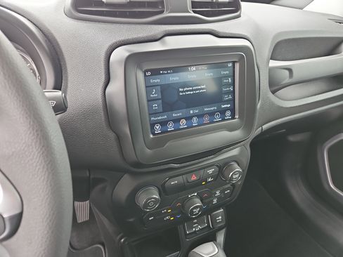 Used 2021 Jeep Renegade Sport image 17