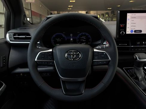 Used 2025 Toyota Sienna XSE AWD/4WD image 55