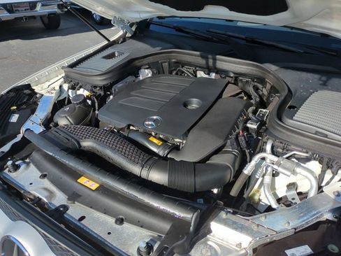 Used 2022 Mercedes-Benz GLC 300 GLC 300 image 25