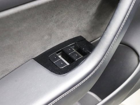 Used 2020 Tesla Model 3 Standard Range Plus image 30