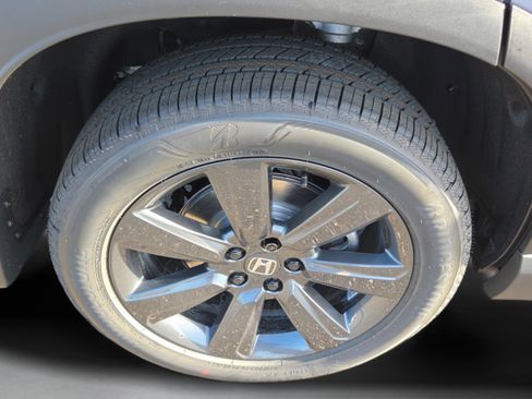 New 2026 Honda Pilot Sport image 18