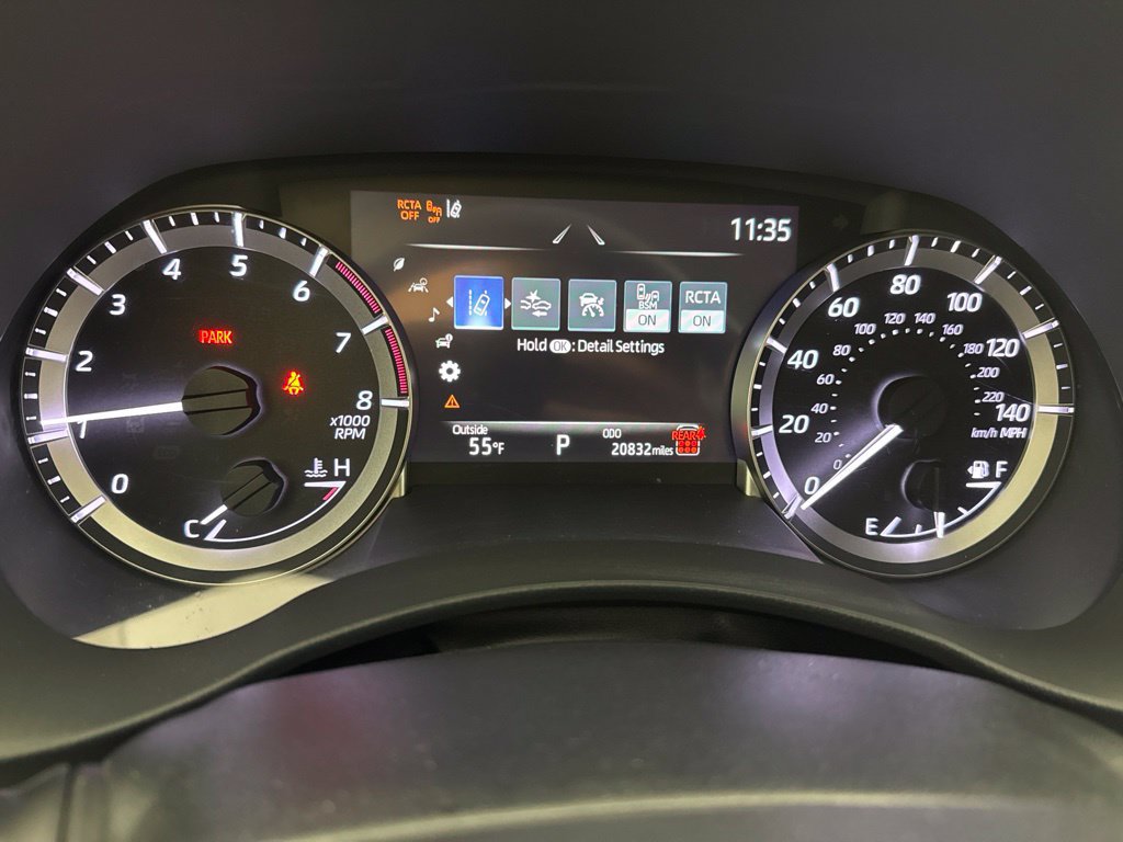 Used 2024 Toyota Highlander LE AWD/4WD image 41