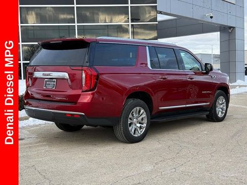 Used 2023 GMC Yukon XL Denali AWD/4WD image 3