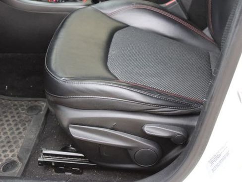 Used 2017 Jeep Compass Trailhawk AWD/4WD image 13