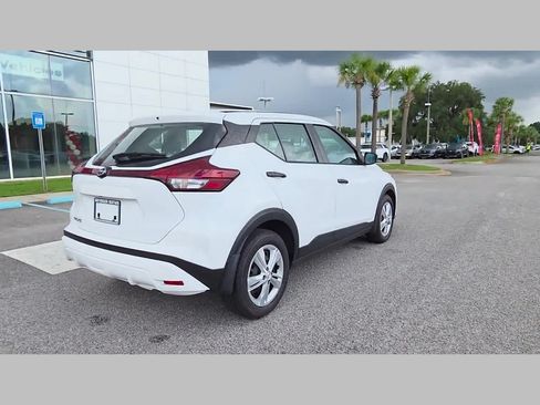 Used 2025 Nissan Kicks Play S FWD image 32